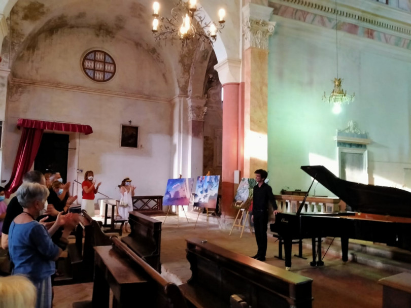 Apprezzato il concerto del pianista Mancini all'Addolorata di Vignale